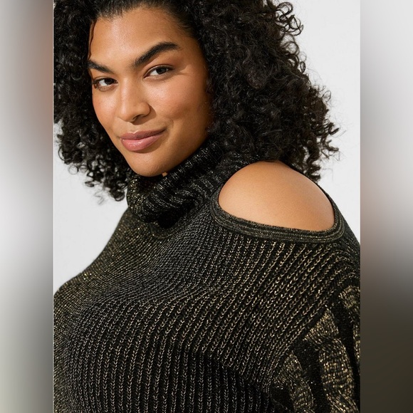 TORRID Lurex Cable Pullover Cold Shoulder Turtle Neck Sweater Black NWT Size 5X - Picture 3 of 4